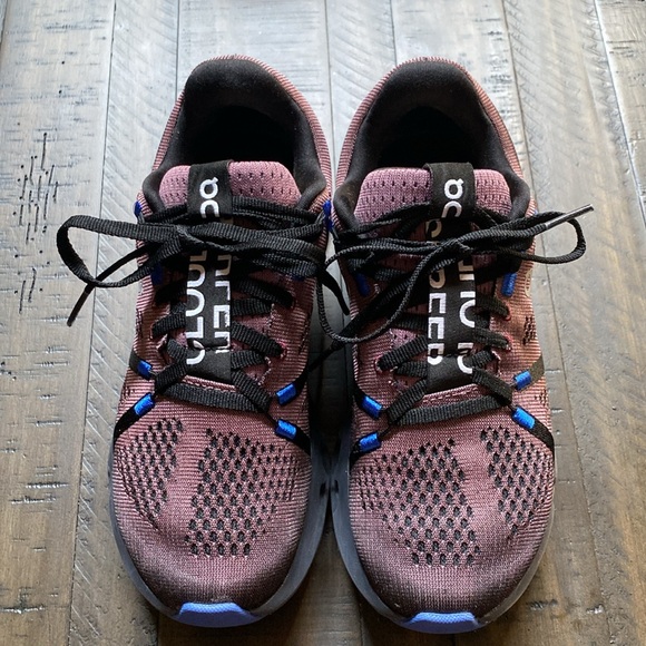 On Running Cloudsurfer Women in Dark Purple and Black Size 7 Preowned Ultra Soft - Picture 2 of 9